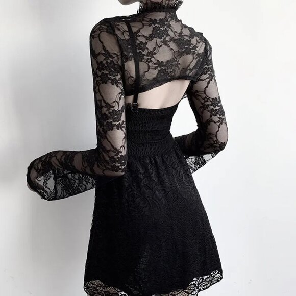 Long Sleeve Black Lace Gothic Shrug - Picture 6 of 6